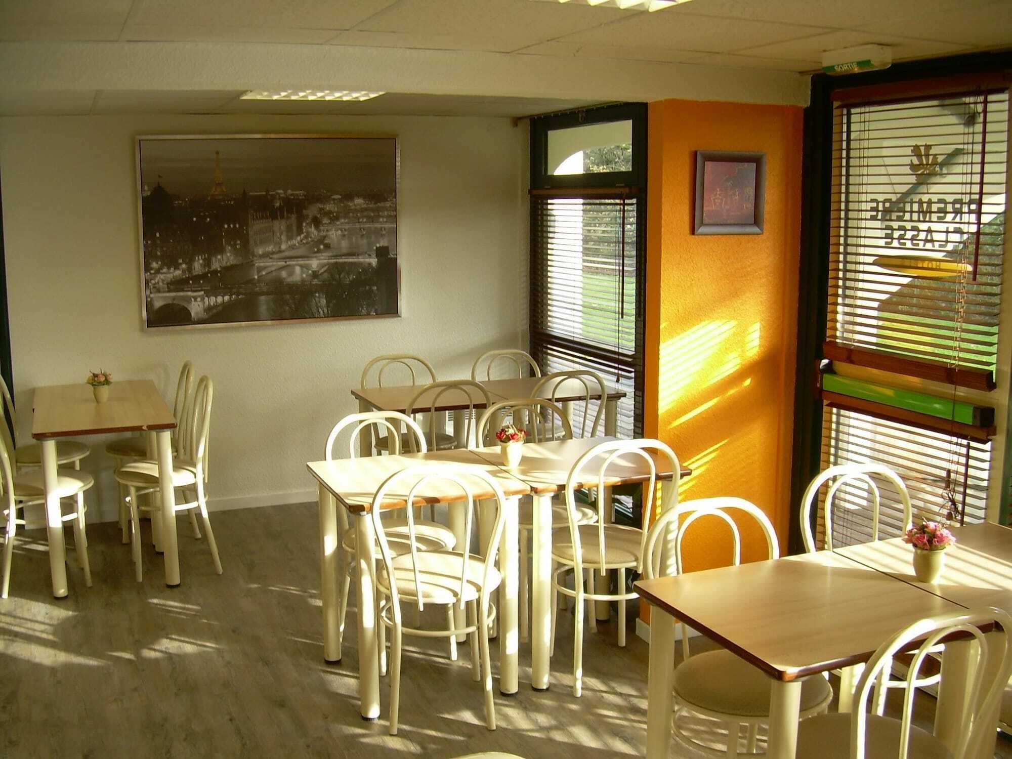 Classic Hotel - Fontenay-Tresigny Exterior photo